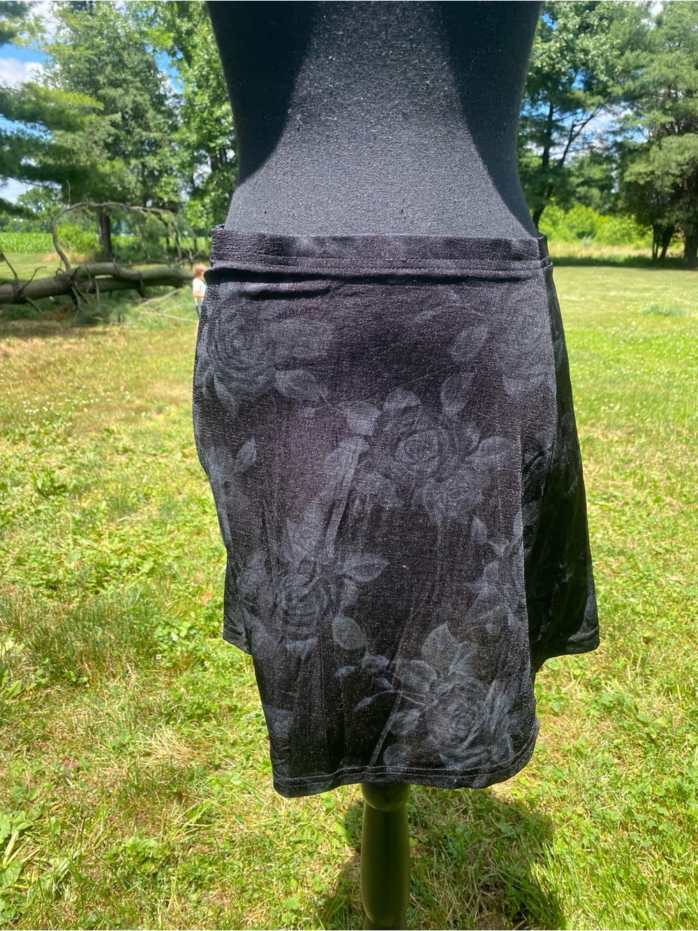 Pre Elsatic Waist Black Floral Velvet Mini Skirt Roses Grey Short